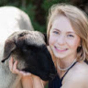 Meet your Posher, Abby